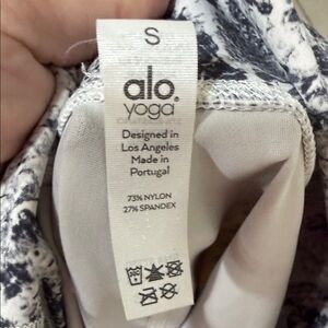 ALO Yoga Black and White Textured Leggings s